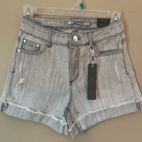Tractr Pants - Tractr Gray Jean Shorts Distressed Cut-Off Style